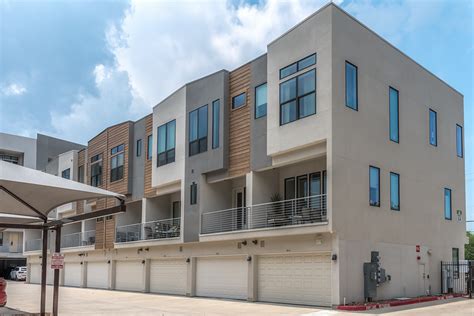 Townhomes For Rent in Midtown Houston